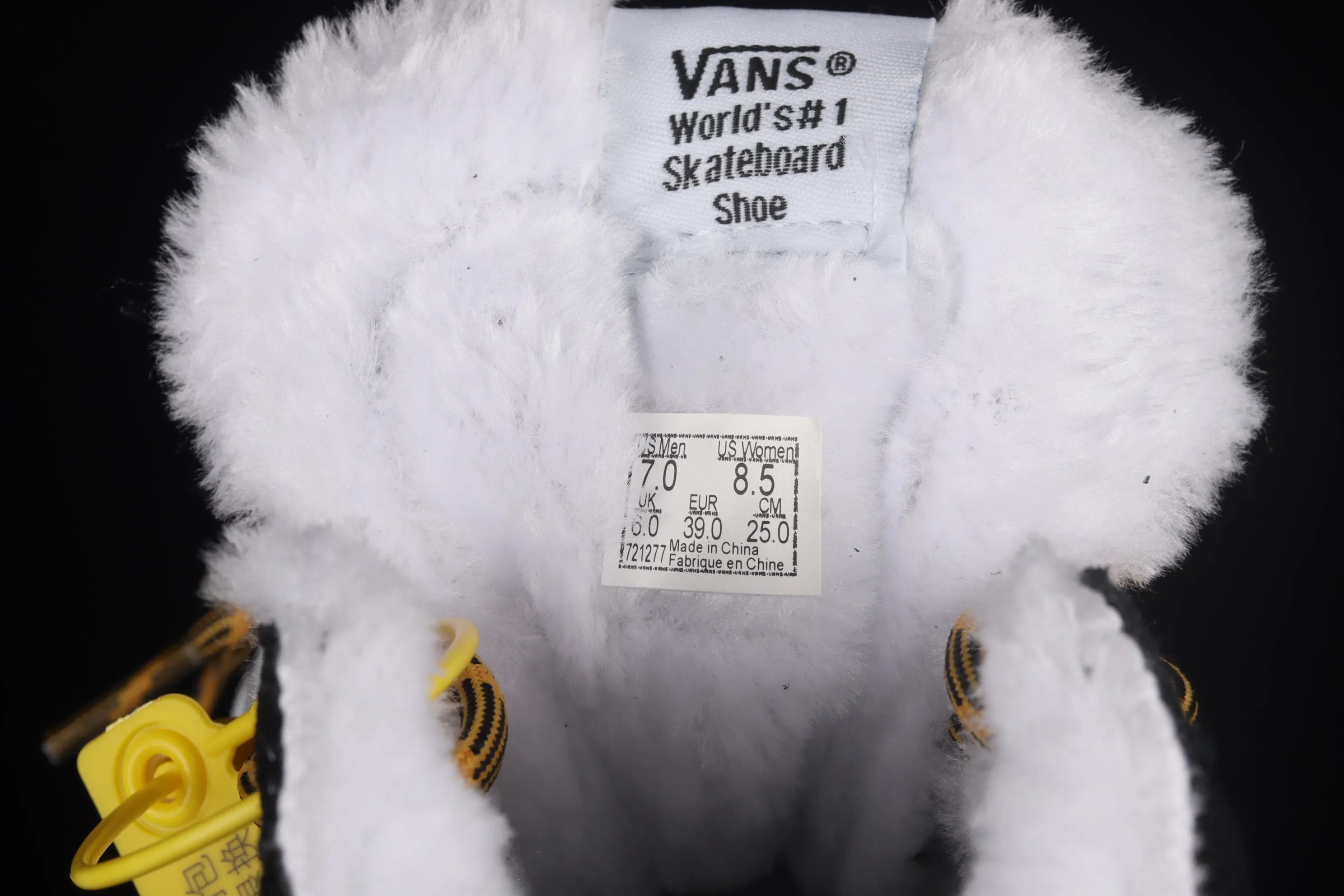 All categories Vans Vans series Vans Hi Vans high-top plus velvet Vans Sk8-Hi Classics joint model Vans high-top casual sneakers VN0A4BVB26C
